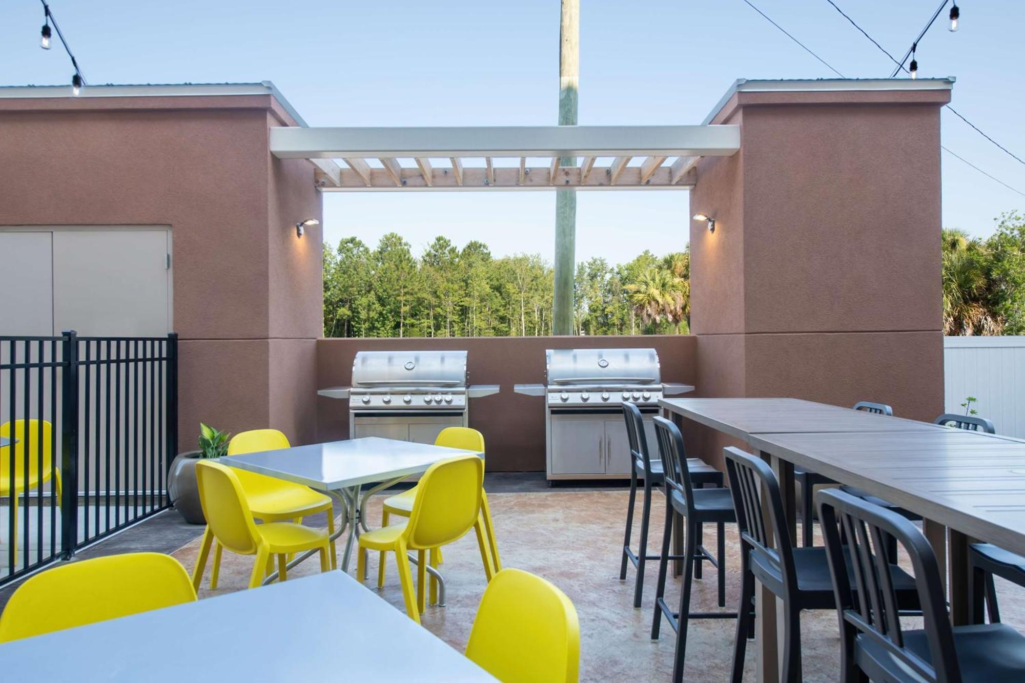 Home2 Suites By Hilton Kingsland Exterior photo